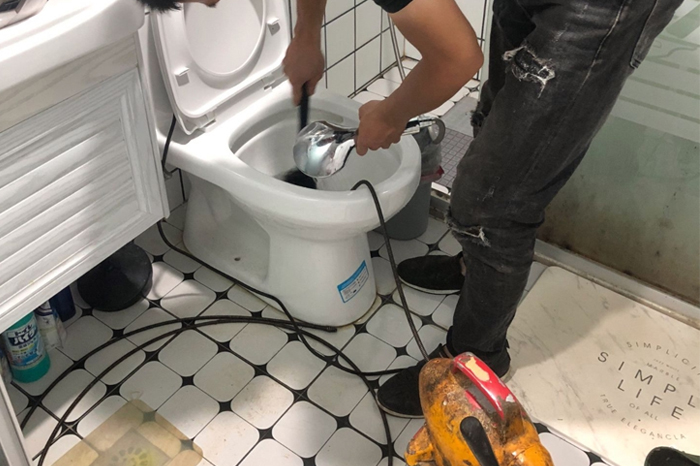 吐鲁番疏通下水道