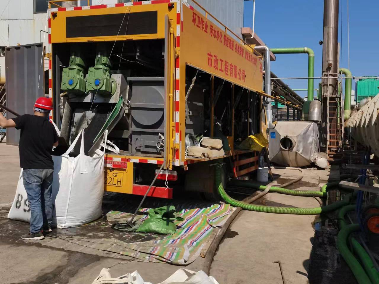 吐鲁番淤泥压干处理